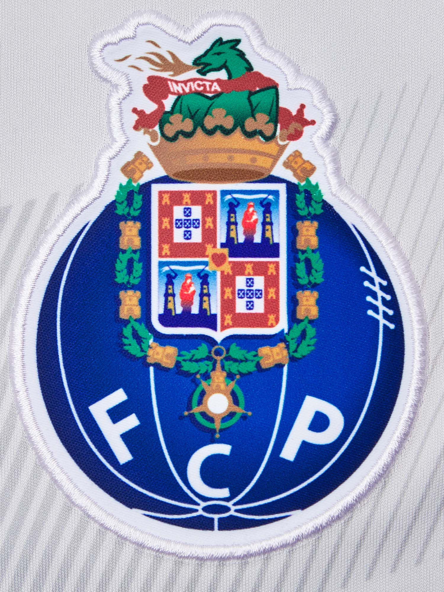  نیو بالانس رسما پیراهن سوم تیم فوتبال پورتو را در فصل 2021 معرفی کرد 